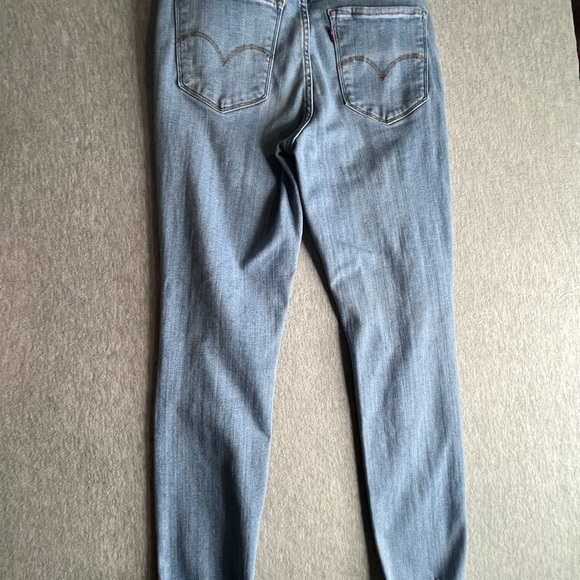 Levi’s Blue Skinny Jeans with Distressed Details high rise 30/26 - Picture 5 of 6